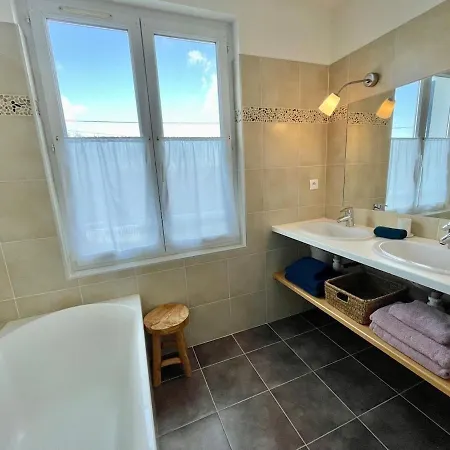 Kerlud, Maison Avec Garden Hébergement de vacances *